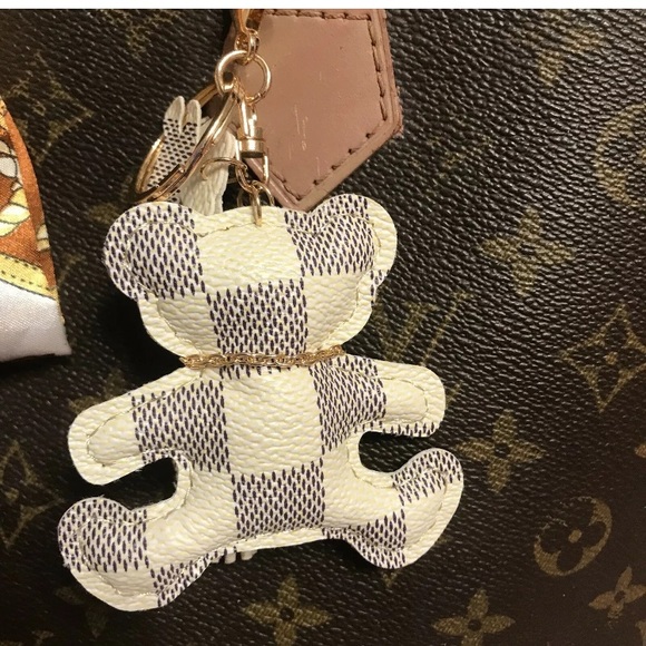 LAST ONE❤️DESIGNER INSPIRED TEEDY BEAR BAG CHARM - Picture 2 of 3
